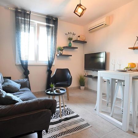 Apartment Rebeka ซาดาร์ ภายนอก รูปภาพ